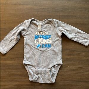 Detroit Lions long sleeve onesie
6M